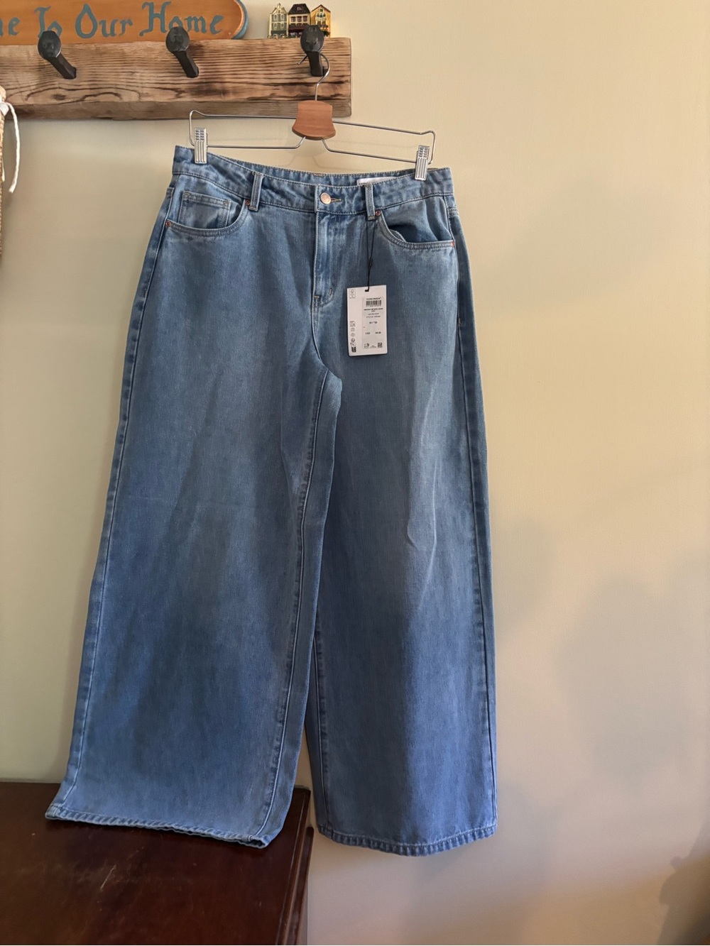 54.) NWT / Vero Moda Light Blue Wide-Leg Jeans